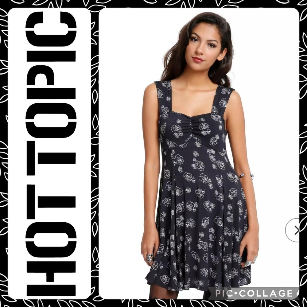 ❌️SOLD❌️ Hot Topic XL Black & White Floral Dress